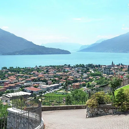 3 With Shared Pool Large Balcony And Fantastic View Of The Lake Apartment