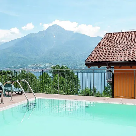 Lägenhet 3 With Shared Pool Large Balcony And Fantastic View Of The Lake Vercana