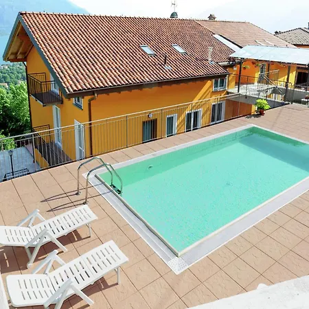 3 With Shared Pool Large Balcony And Fantastic View Of The Lake Lägenhet *